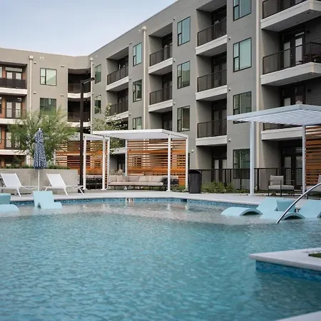 Casita Cactus - King Suite Near Domain - With Pool